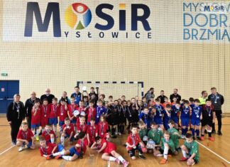 Młodzi piłkarze szturmem zawładnęli halą sportową